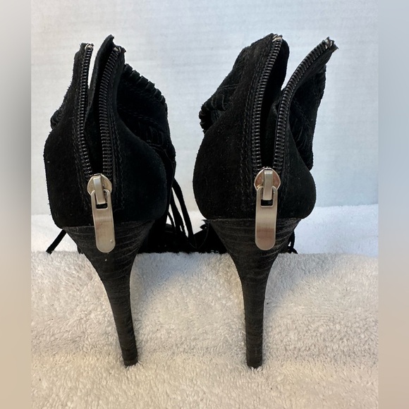 Chinese Laundry Fringe Zipper Heel Size5.5 New W/Out Tags. Never worn - Picture 4 of 9